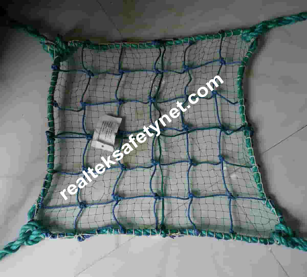 Machine Knotted Safety Net